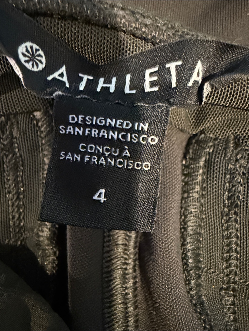 Athleta Headlands Hybrid Cargo II Tight Size 4 Olive Green Cargo Leggings
